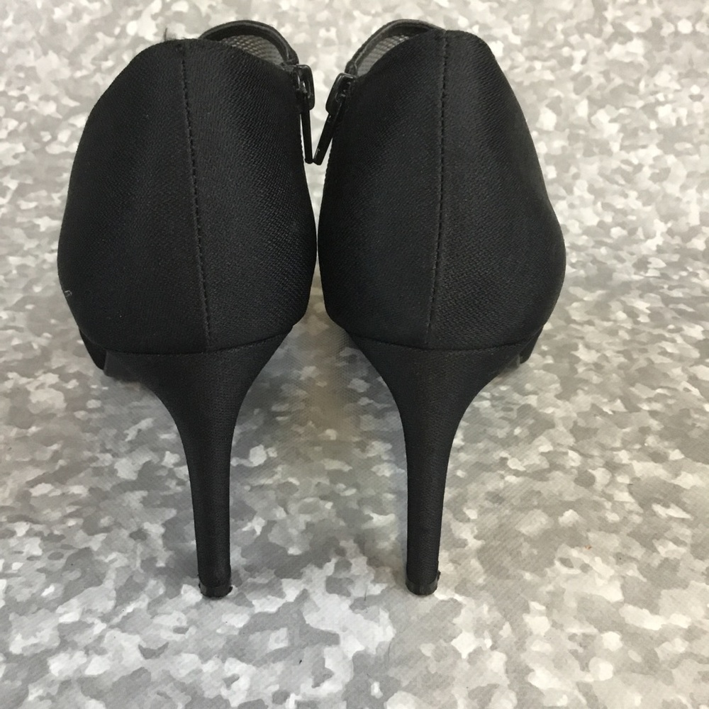 Impo black mesh strap pumps - Picture 7 of 10